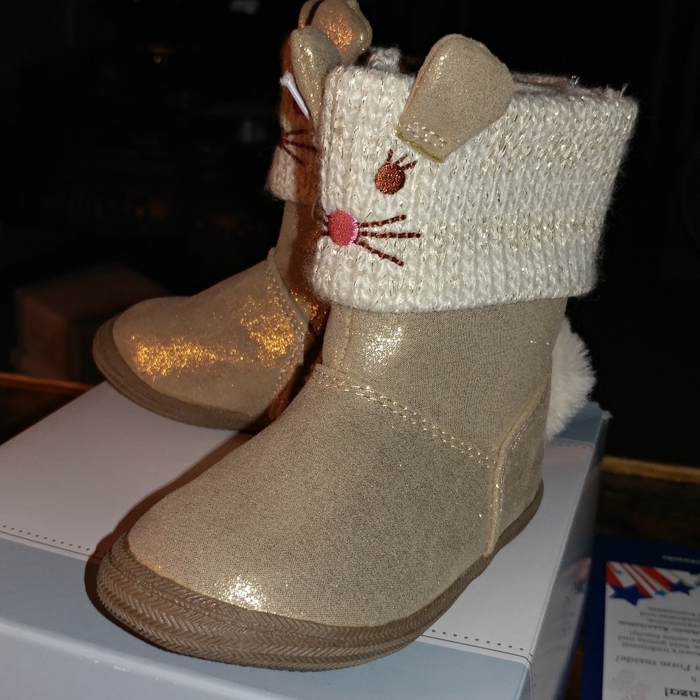 Brand new koala kids boots size 4